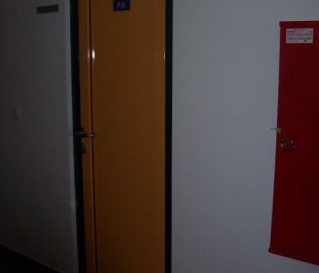 Polizei von Hajdúnánás Coolfire-Thermo 74 Tür und Fassade aus Brandschutzglas