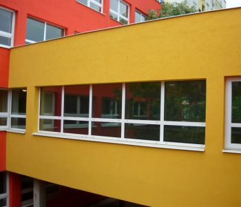Grundschule in Szolnok, Ungarn – Coolfire Thermo74 EI60 Fixverglasung