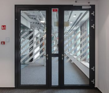 GTC Säulenbürogebäude - Coolfire-Thermo EI90 Feuerschutzglastür und -fassade