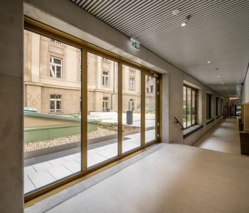 SOTE Campus-Gebäude - Coolfire-Thermo EI90 Feuerschutzglastür und Fassade