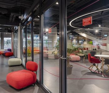 BP One – Vodafone HQ, Budapest – Coolfire Thermo74 EI60 Verglaste Brandschutztür und Portale